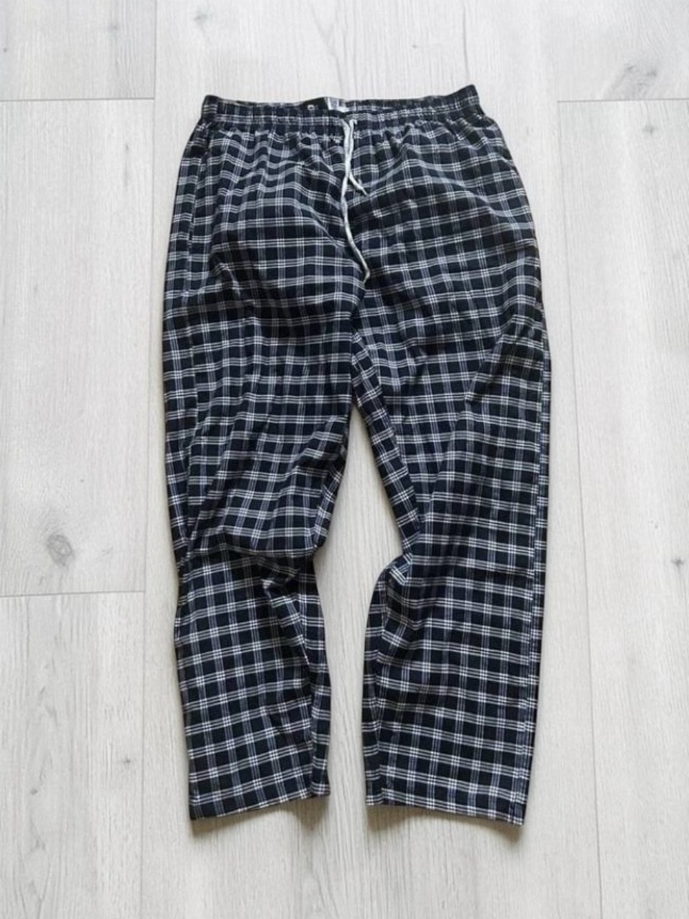 Men's Black & White Plaid Drawstring Joggers